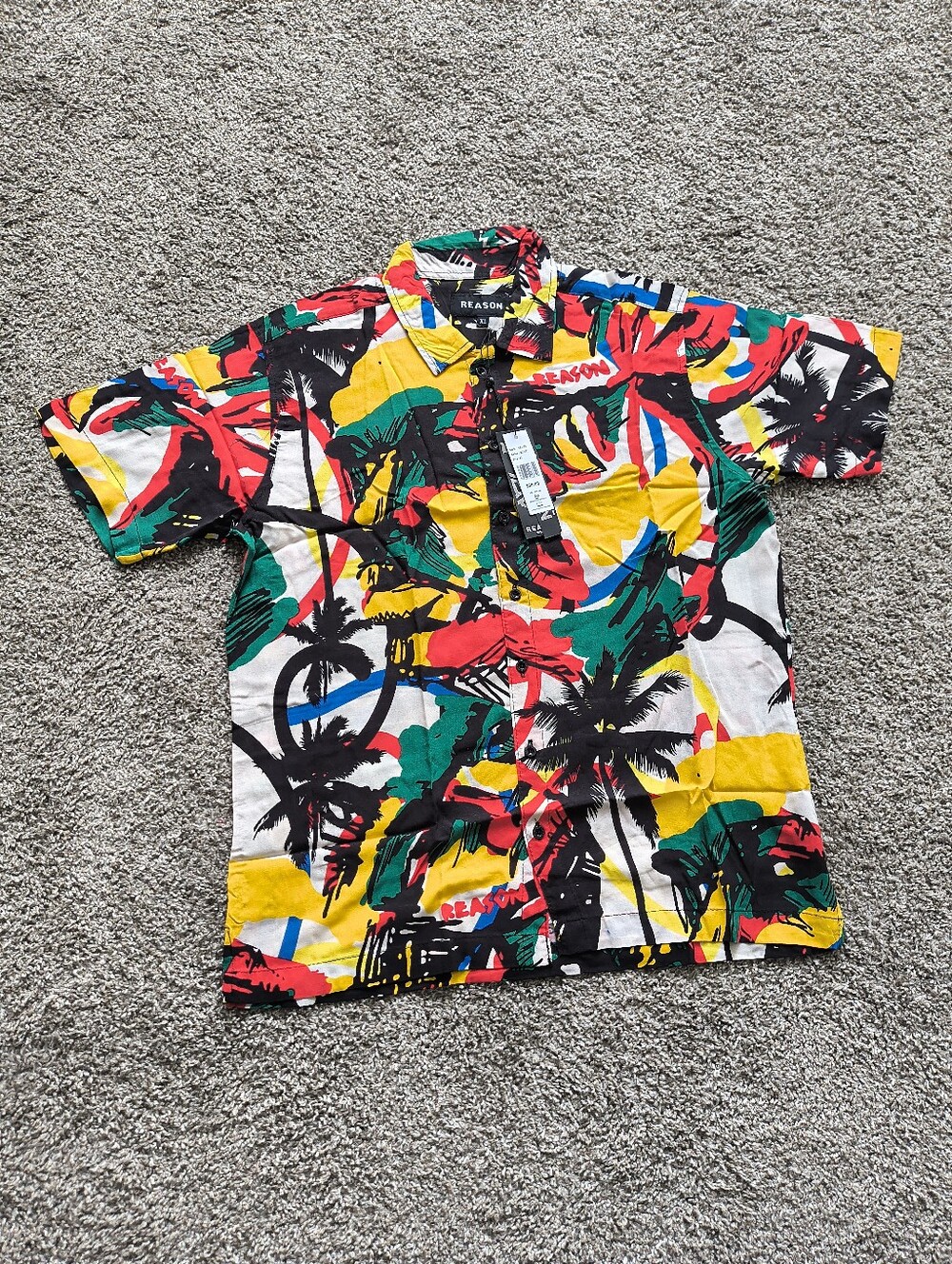 Mens Reason brand Short Sleeve Shirt Size XL, Run small fit like a Large